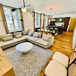 Le Big Duplex, Hypercentre, 4 Chambres, Spacieux *