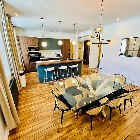 Le Big Duplex, Hypercentre, 4 Chambres, Spacieux Apartment *