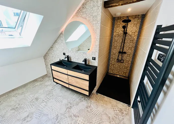 Le Big Duplex, Hypercentre, 4 Chambres, Spacieux *