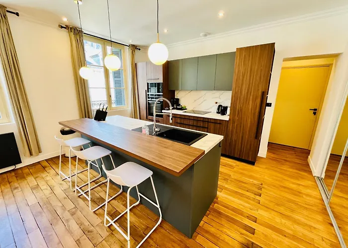 Апартаменты Le Big Duplex, Hypercentre, 4 Chambres, Spacieux Тур