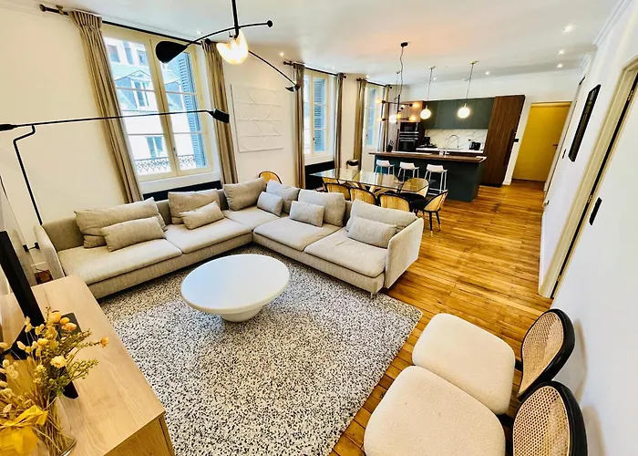 Le Big Duplex, Hypercentre, 4 Chambres, Spacieux *